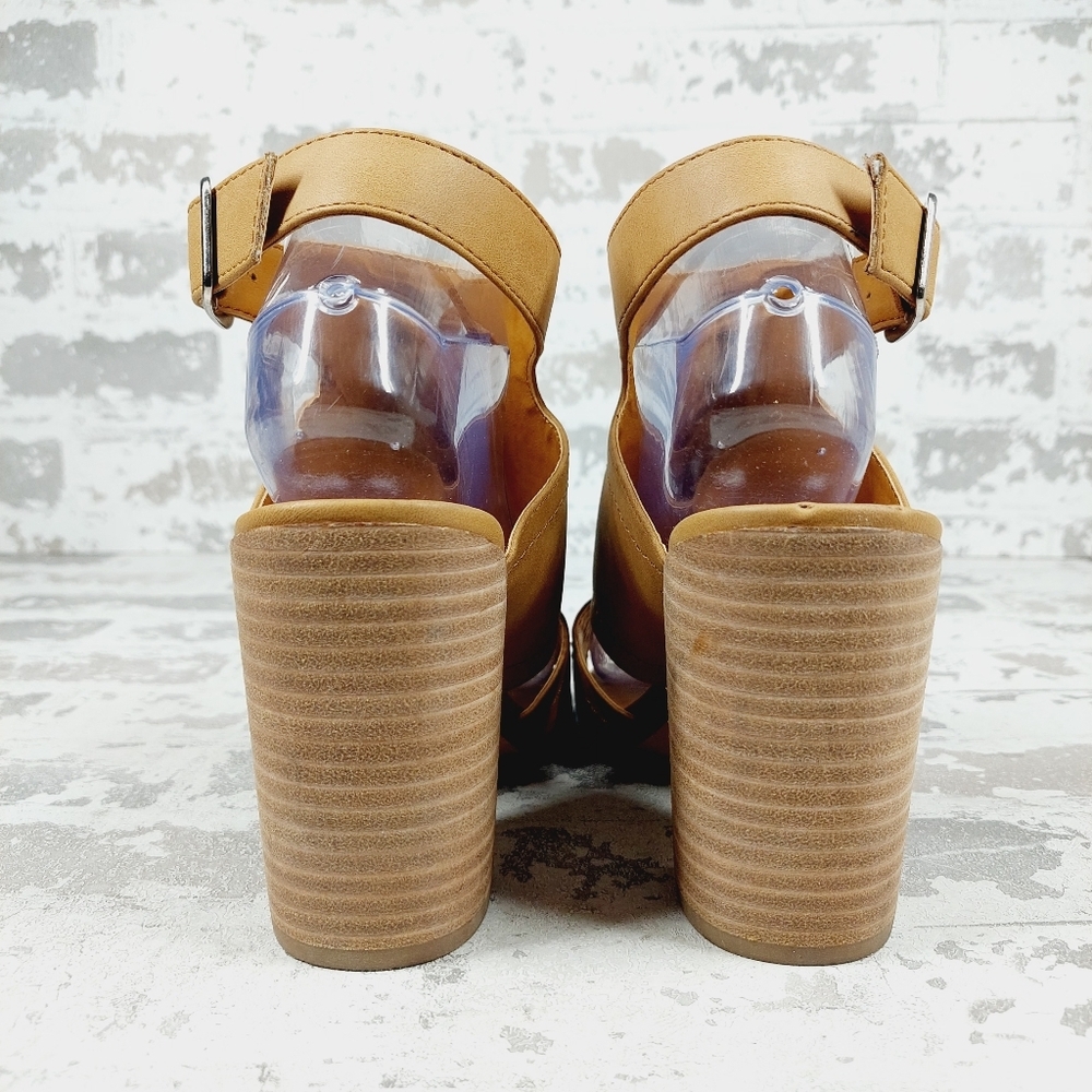 NEW DV Dolce Vita Brista Tan Cream Leather Block Heel Sandals M649 - Picture 6 of 13